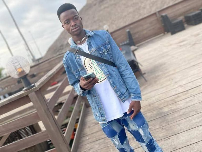 DJ Makosam Official Biography 