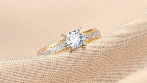 Halo vs Solitaire Engagement Ring Settings