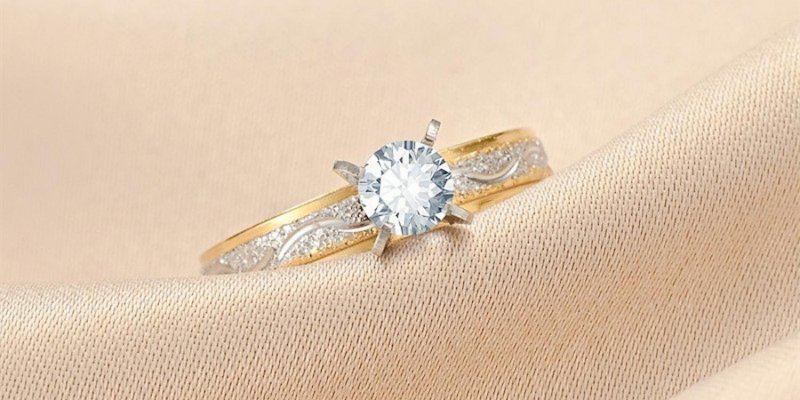 Halo vs Solitaire Engagement Ring Settings
