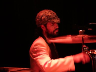 Steven Drumming up close