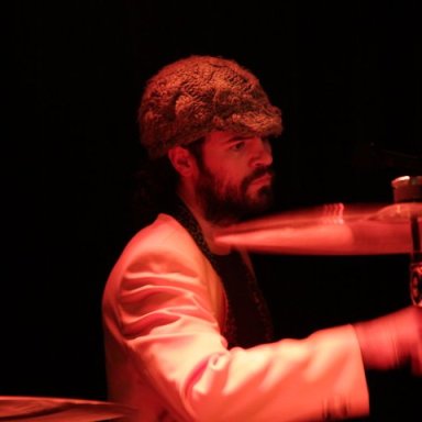 Steven Drumming up close