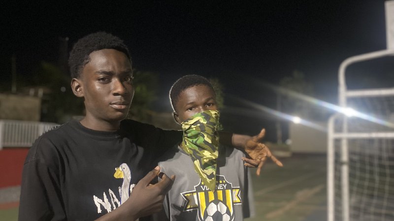 B1B852CB-980C-4A25-B70F-40B78D2448A3