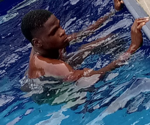 &Ccedil;r&ugrave;z b&oslash;y