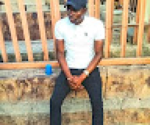 Singer Bennett Ma Beny